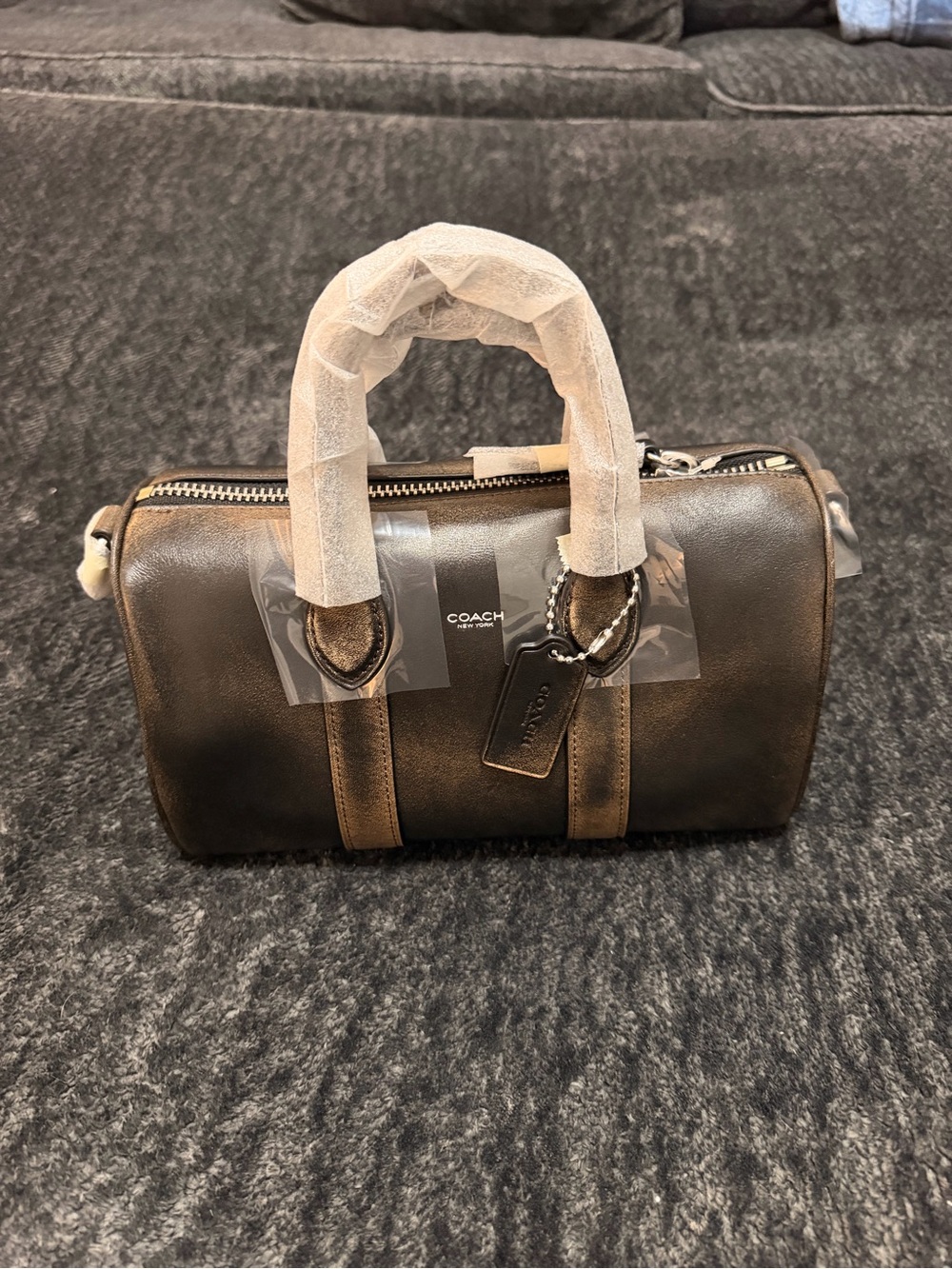 COACH Compass 25 in Loved Leather